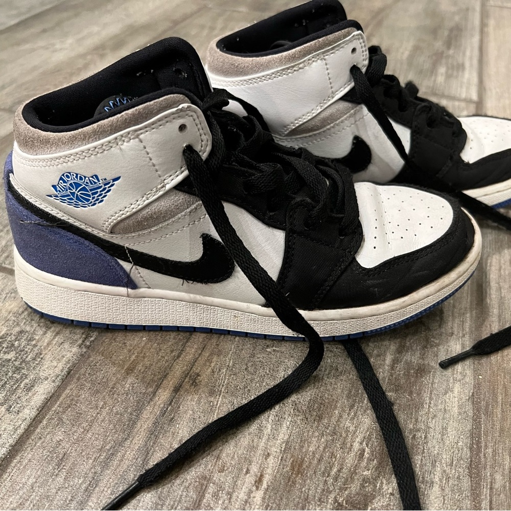 Nike Air Jordan mid size 4.5y